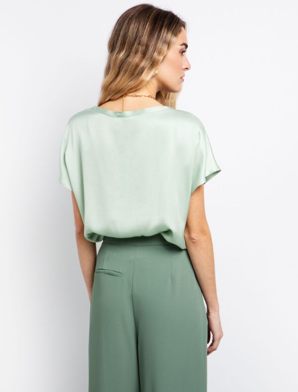 Viscose-satin μπλούζα με V - Image 2