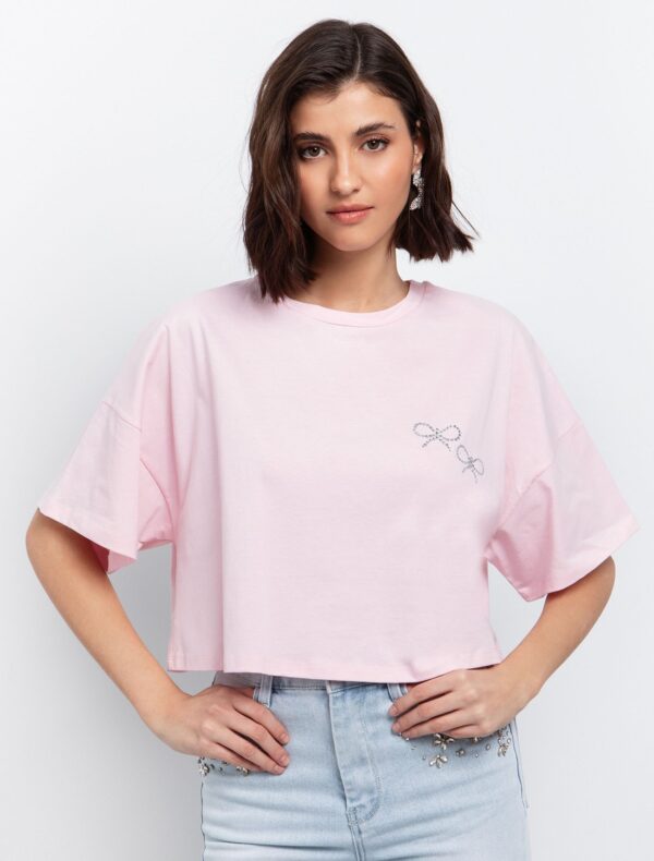 T-shirt με φιογκάκια strass