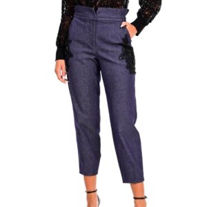 Denim με κεντητή λεπτομέρεια