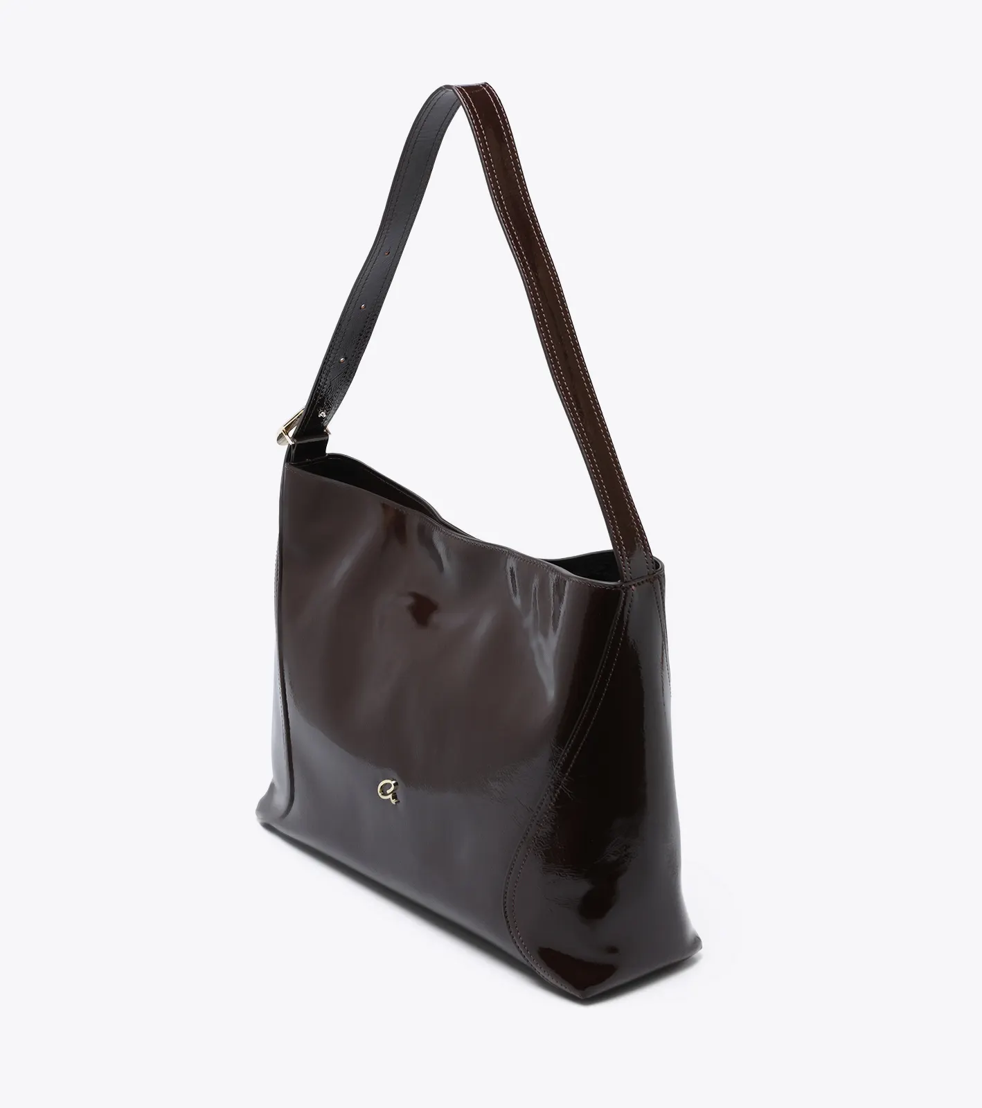 Τσάντα ώμου λουστρίν με χρυσή αγκράφα - Image 3